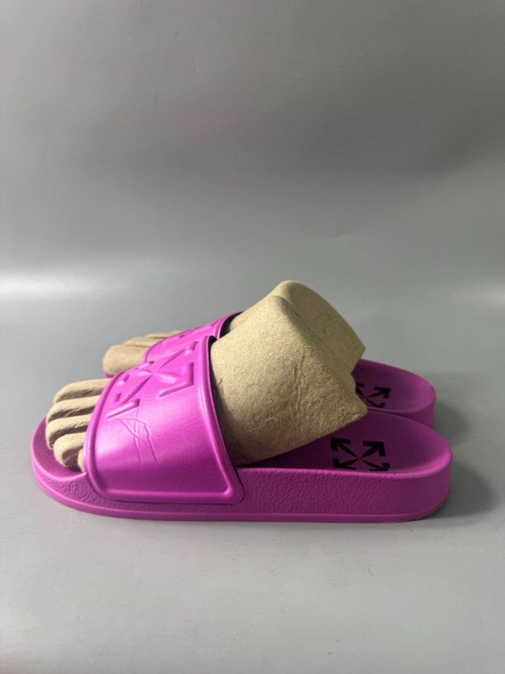 Authentic Off-White Arrow Slider Rubber Slides, Pink, Size 37 - Picture 5 of 13